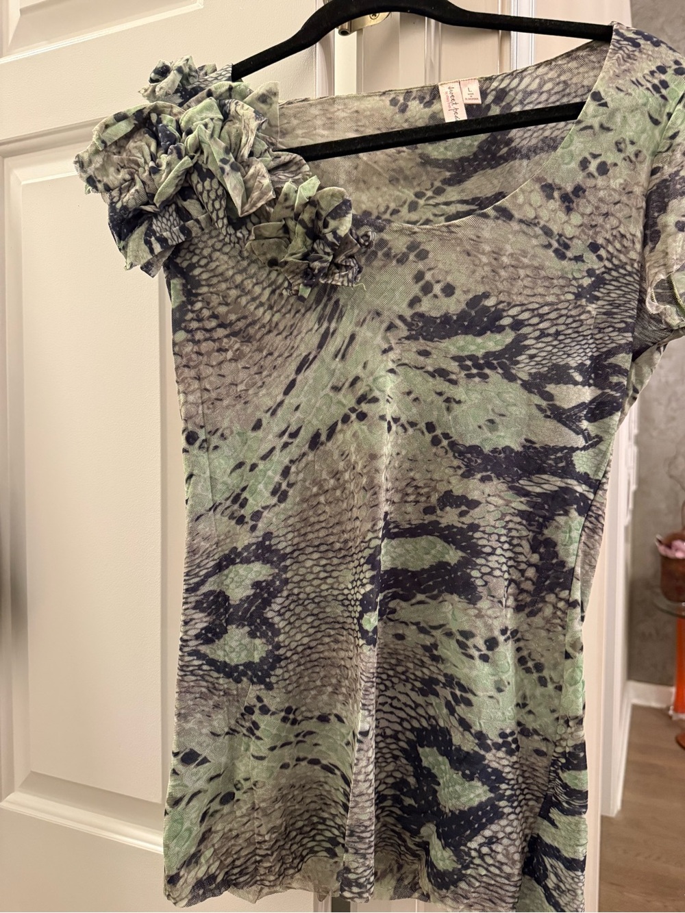 Sweet Pea by Stacy Frati Green & Gray Snake-Print Ruffle Shoulder Top